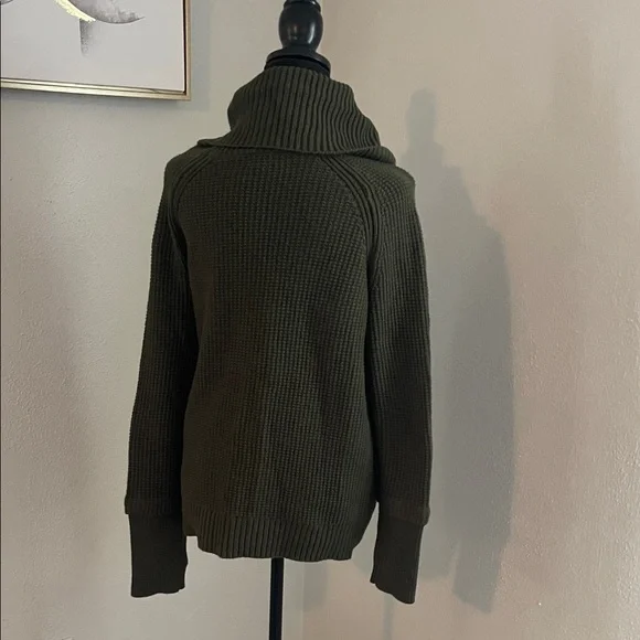 Market & Spruce Forest Green Turtleneck Sweater - Picture 8 of 8